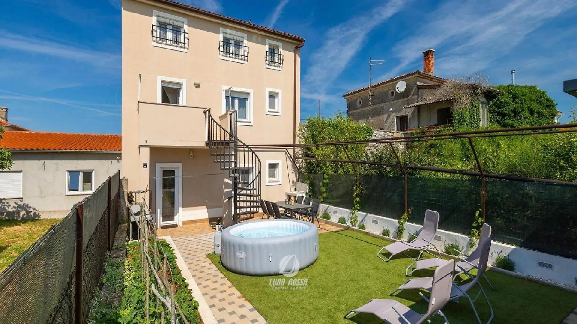 Spacious Home With Bubble Bath And Garden Vodnjan